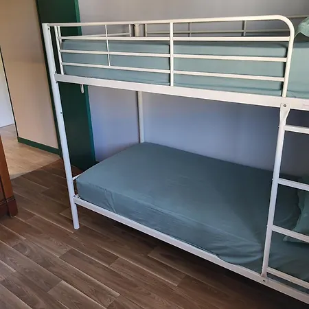 Quarto em Acomodações Particulares Private Room-4 In Hannana Apartment- 2 Min Walk To Tram 12 Min To Train Station 15 Min To Massena Place