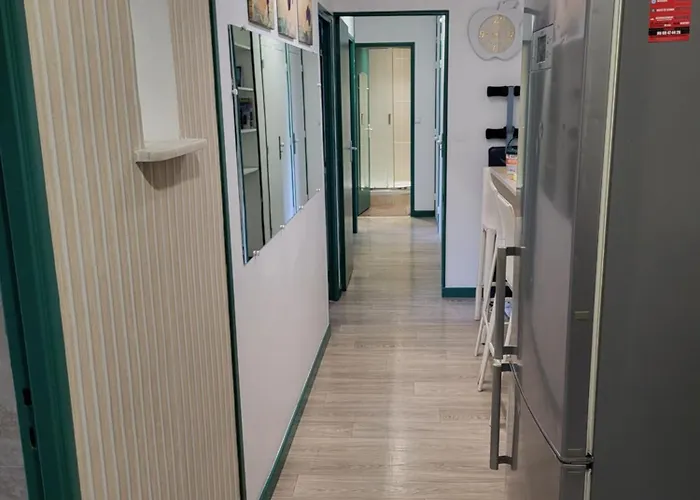 Séjour chez l'habitant Private Room-4 In Hannana Apartment- 2 Min Walk To Tram 12 Min To Train Station 15 Min To Massena Place